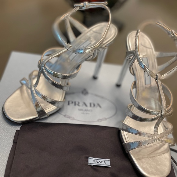 Prada Leather Metallic Silver Heels Sz 37 - Picture 9 of 10